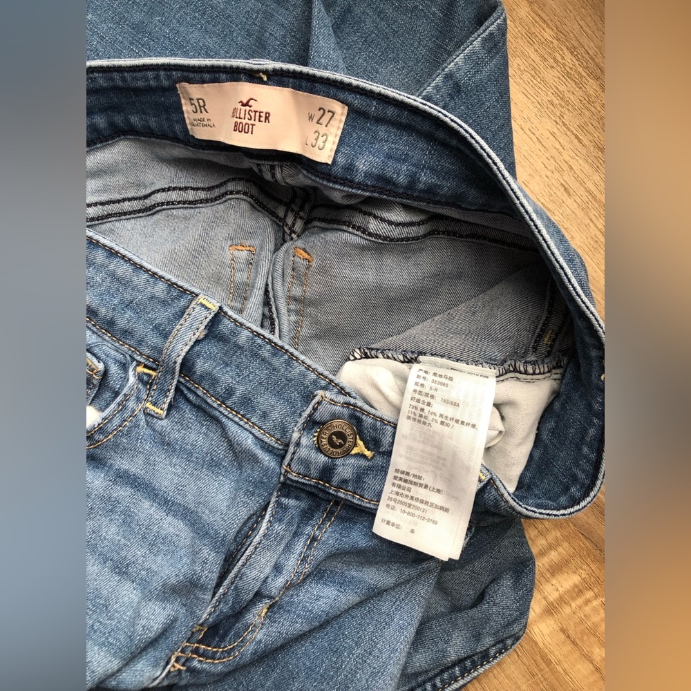 HOLLISTER Boot Cut Distressed Jean - Picture 9 of 9